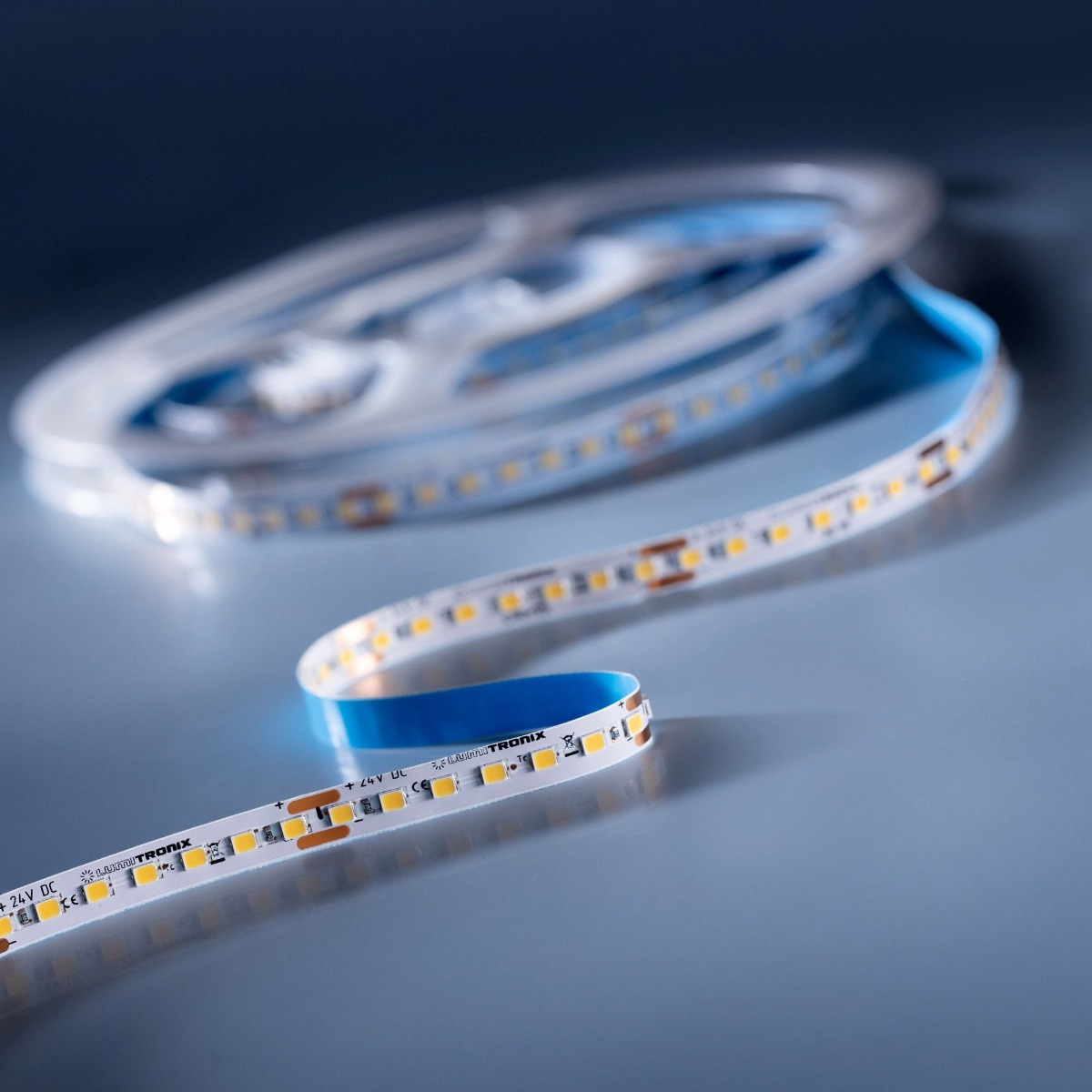LumiFlex1080 Seoul LED Strip warm white CRI80 3000K 4900lm 24V 140 LEDs/m 5m reel (980lm/m 7.2W/m)