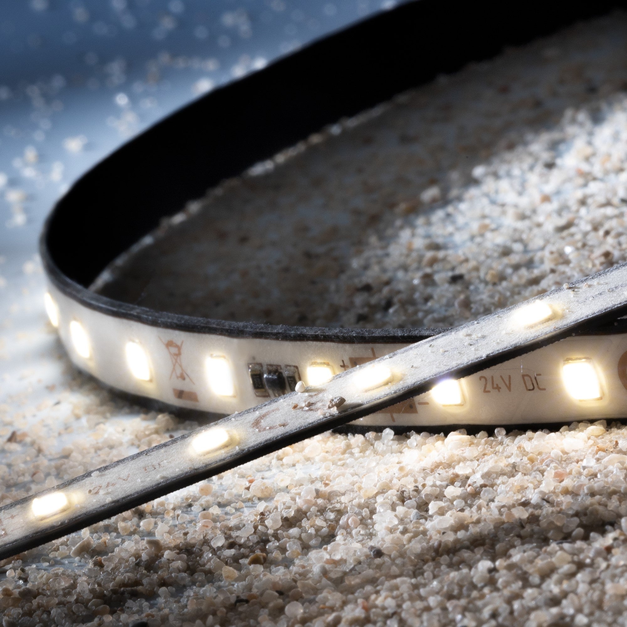 LumiFlex350 Pro LED Strip LumProtect Warm White 2900K CRI90 1710lm 24V 18.7W 70 LEDs/m 1.5m - view 4