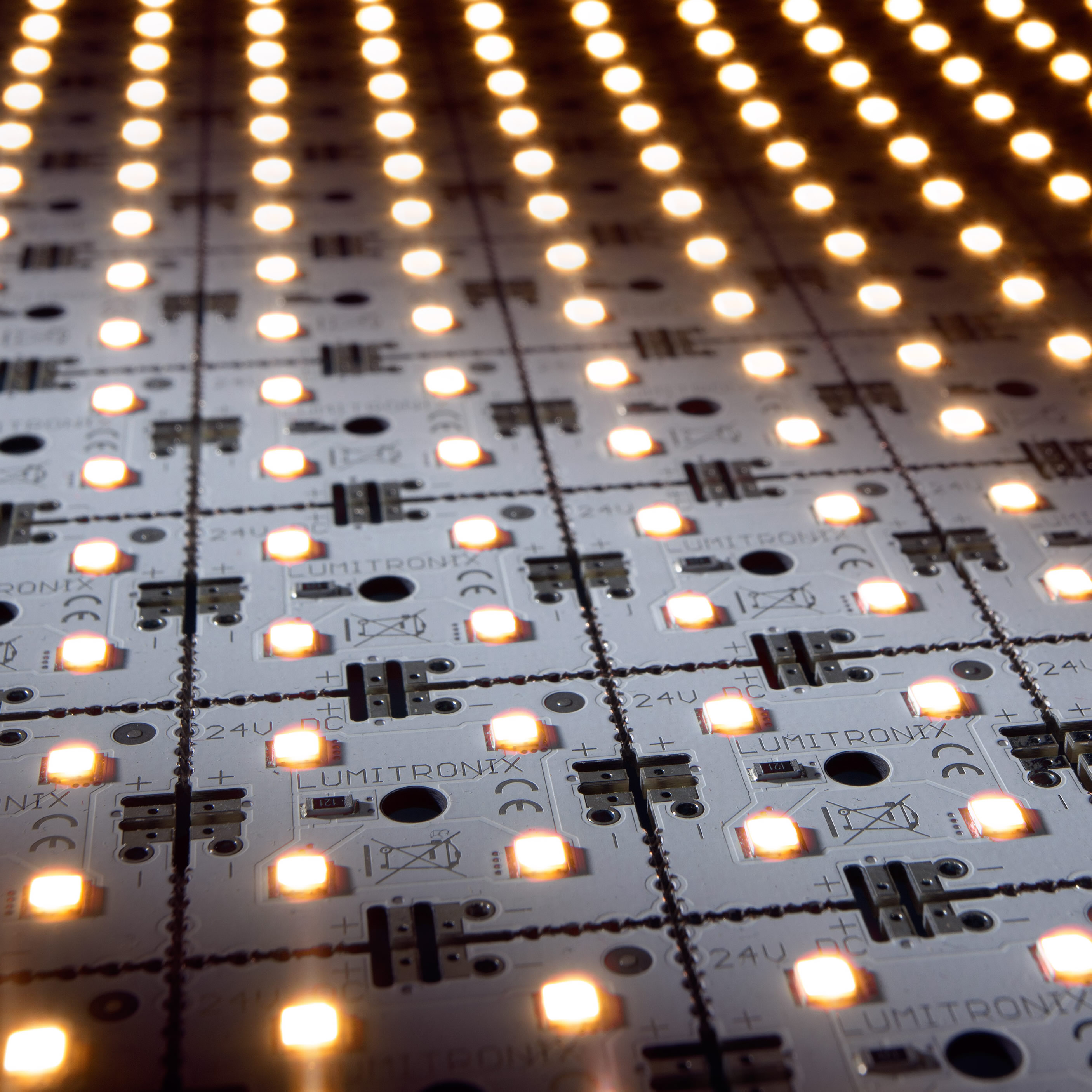 MatrixMini-1-4080 Nichia LED Module warm white 2700K 68lm 4 LEDs 24V 0.48W 3x3cm (75000 lm/sqm)