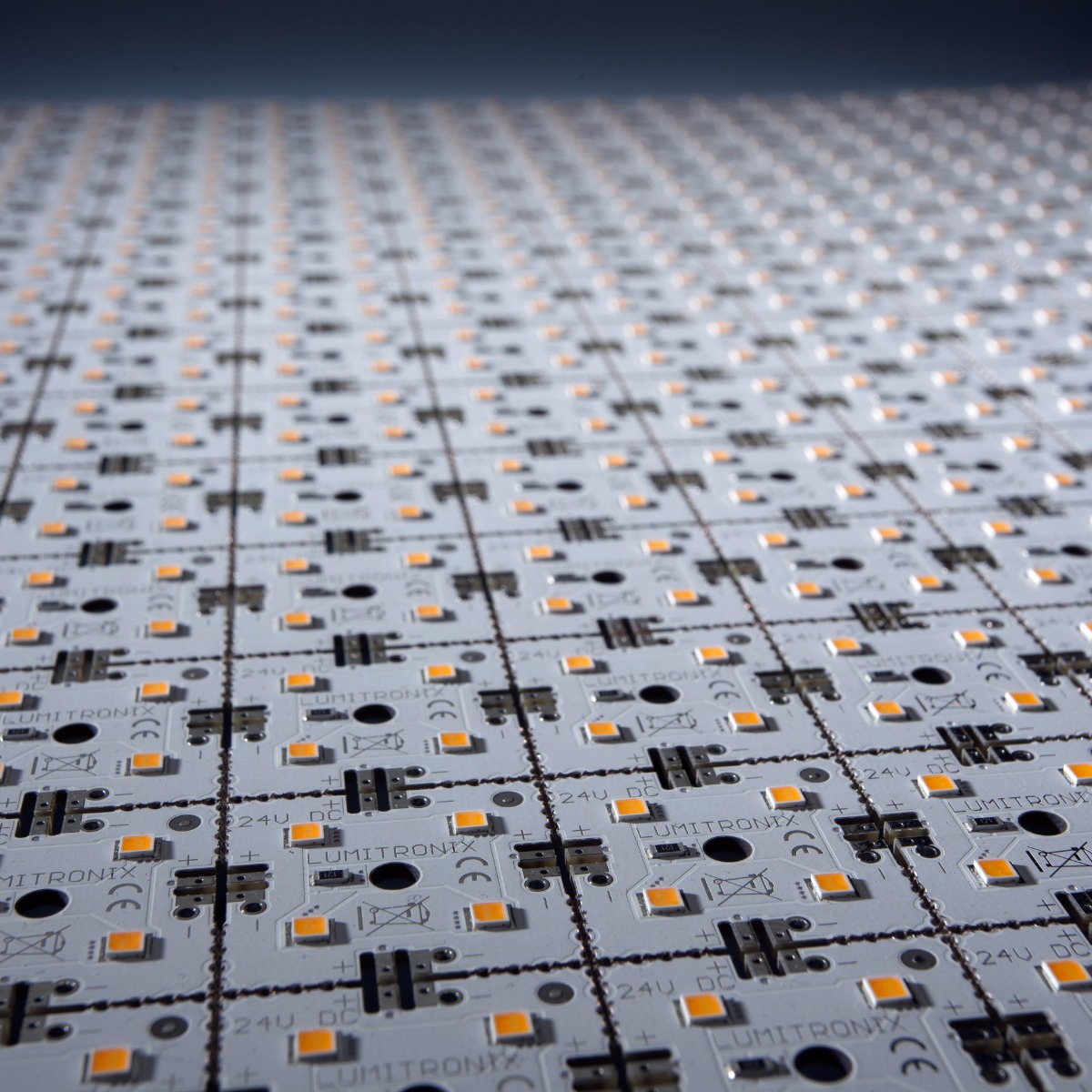 MatrixMini Configurable Nichia LED Module white CRI 70-99 1800-7800K 12/24/48V 4-504 LEDs 3-42cm (up to 125.000lm/sqm)