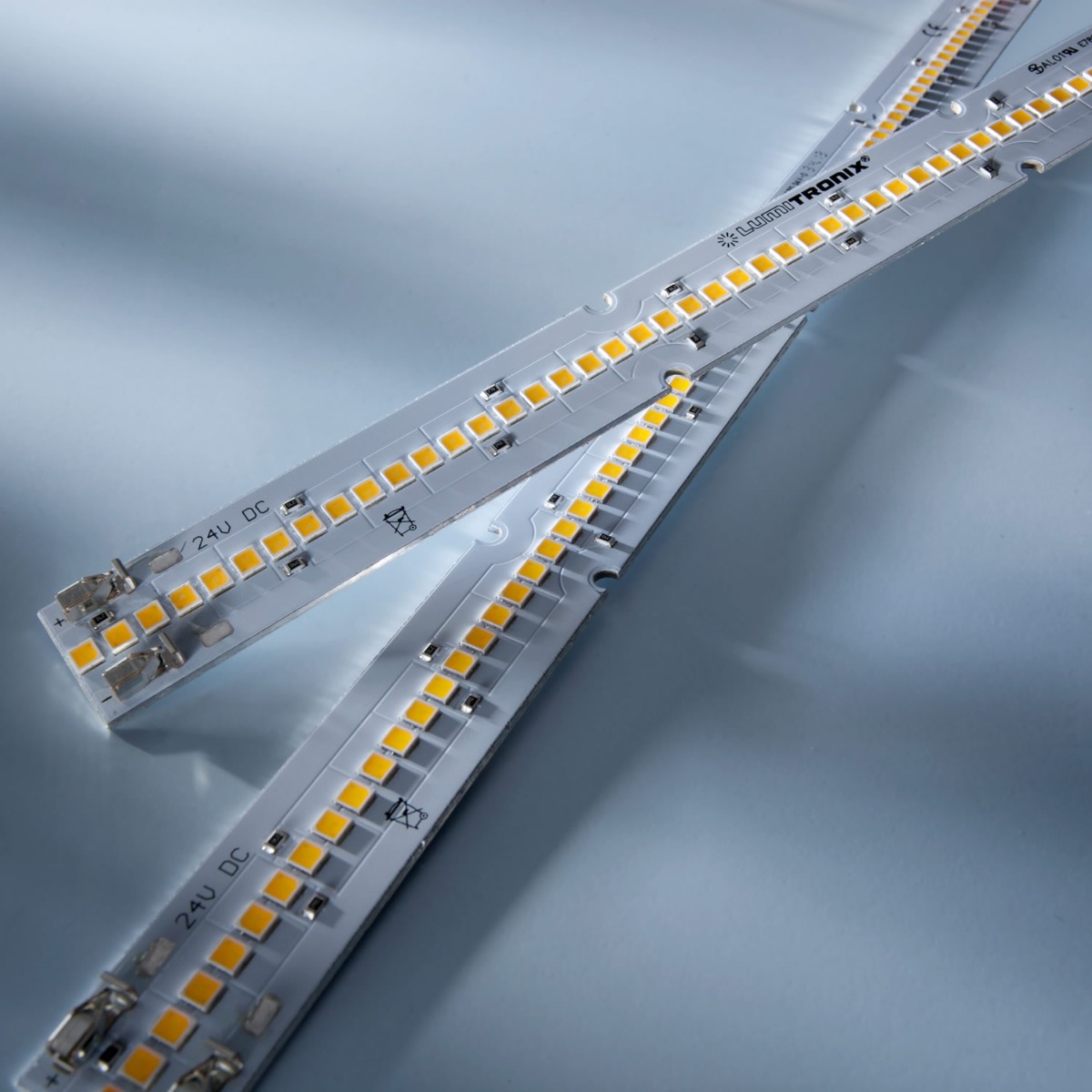MaxLine-70 Configurable Nichia LED Strip white CRI 70-99 1800-7800K 70 LEDs 28cm (up to 10000lm/m)