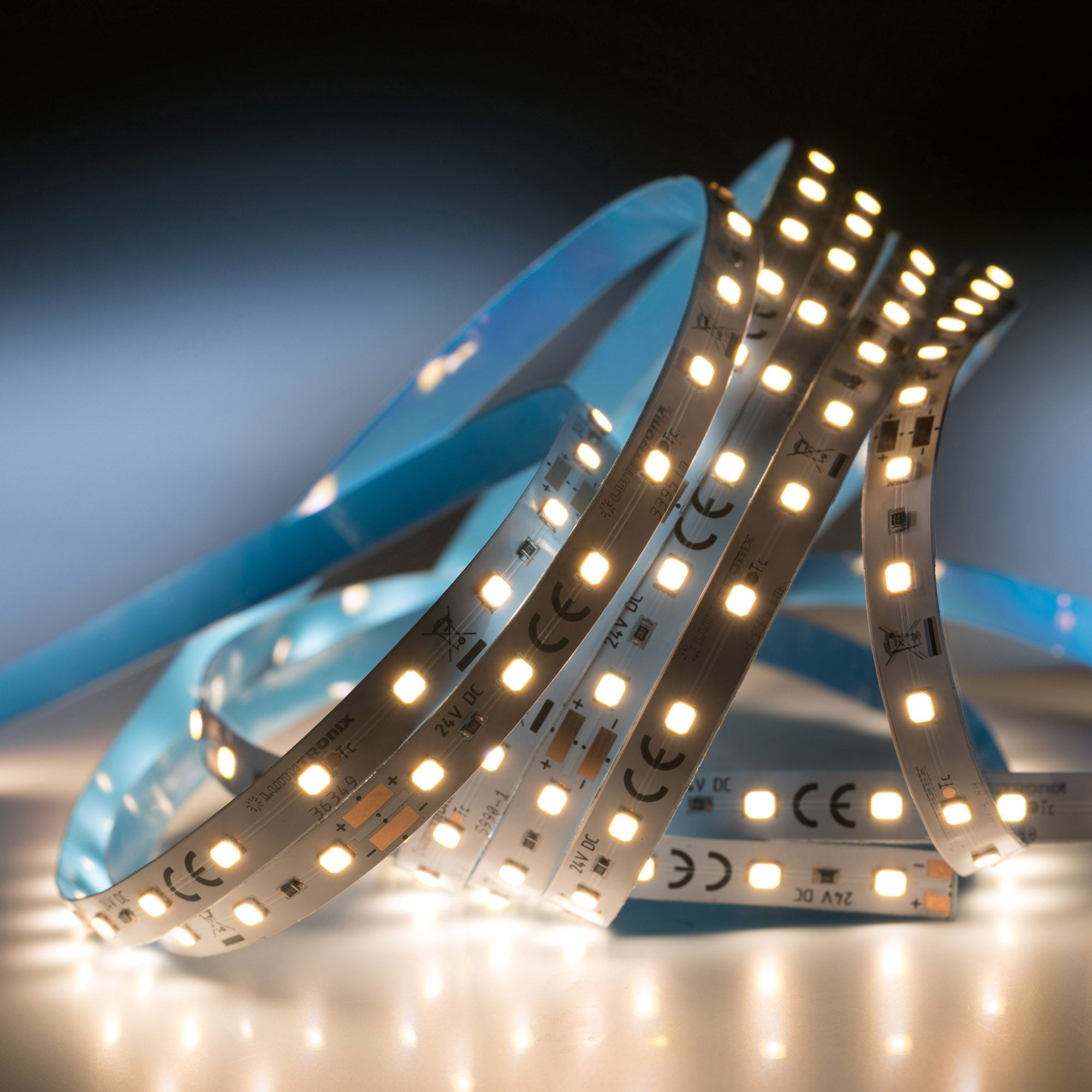 LumiFlex1080 Seoul LED Strip warm white CRI80 2700K 3045lm 24V 70 LEDs/m 5m reel (609lm/m 4.14W/m) 