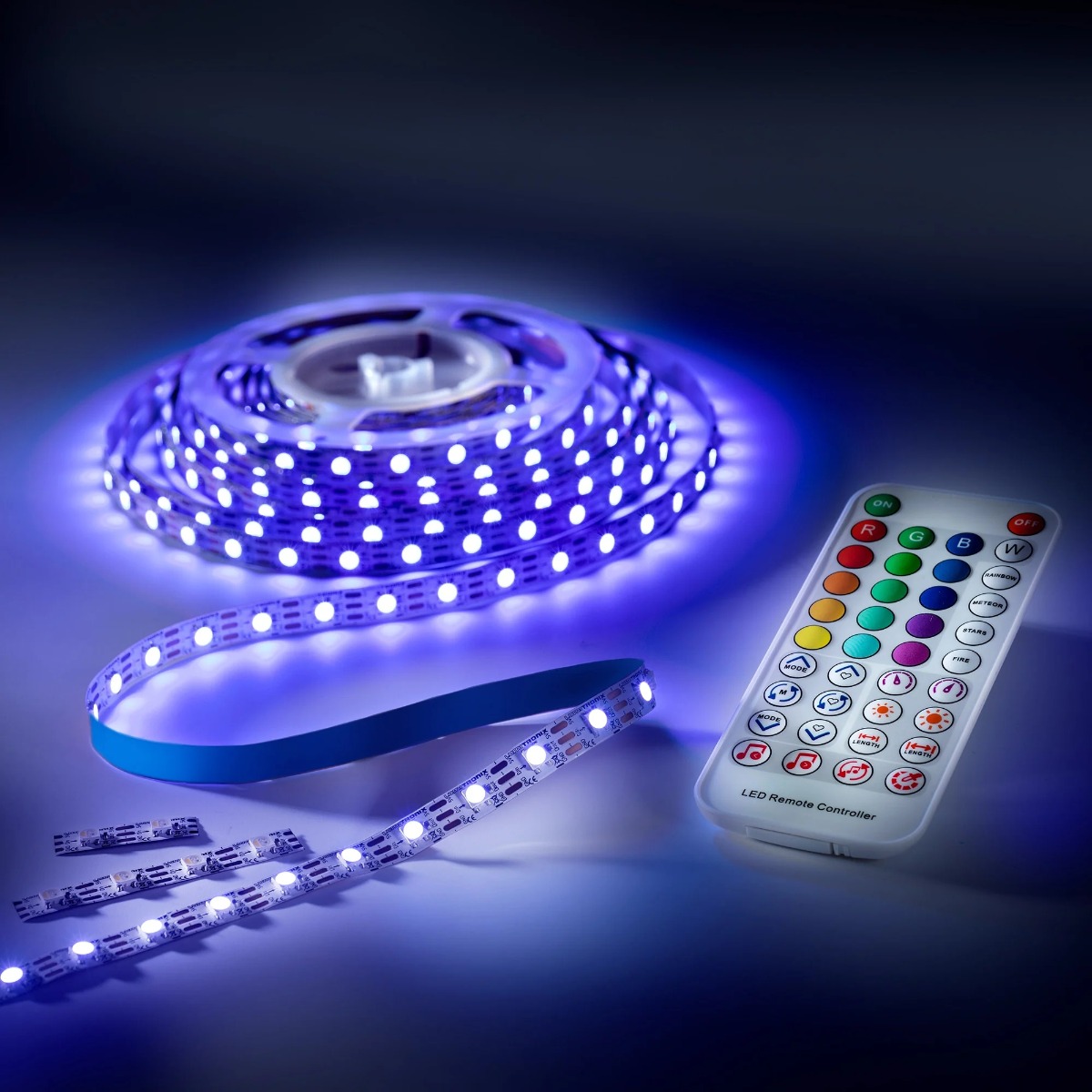 iFlex-RGBW-1080 LED Strip RGB-White CRI80 3000K 1180lm 5V 60 individually controllable LEDs/m 5m reel