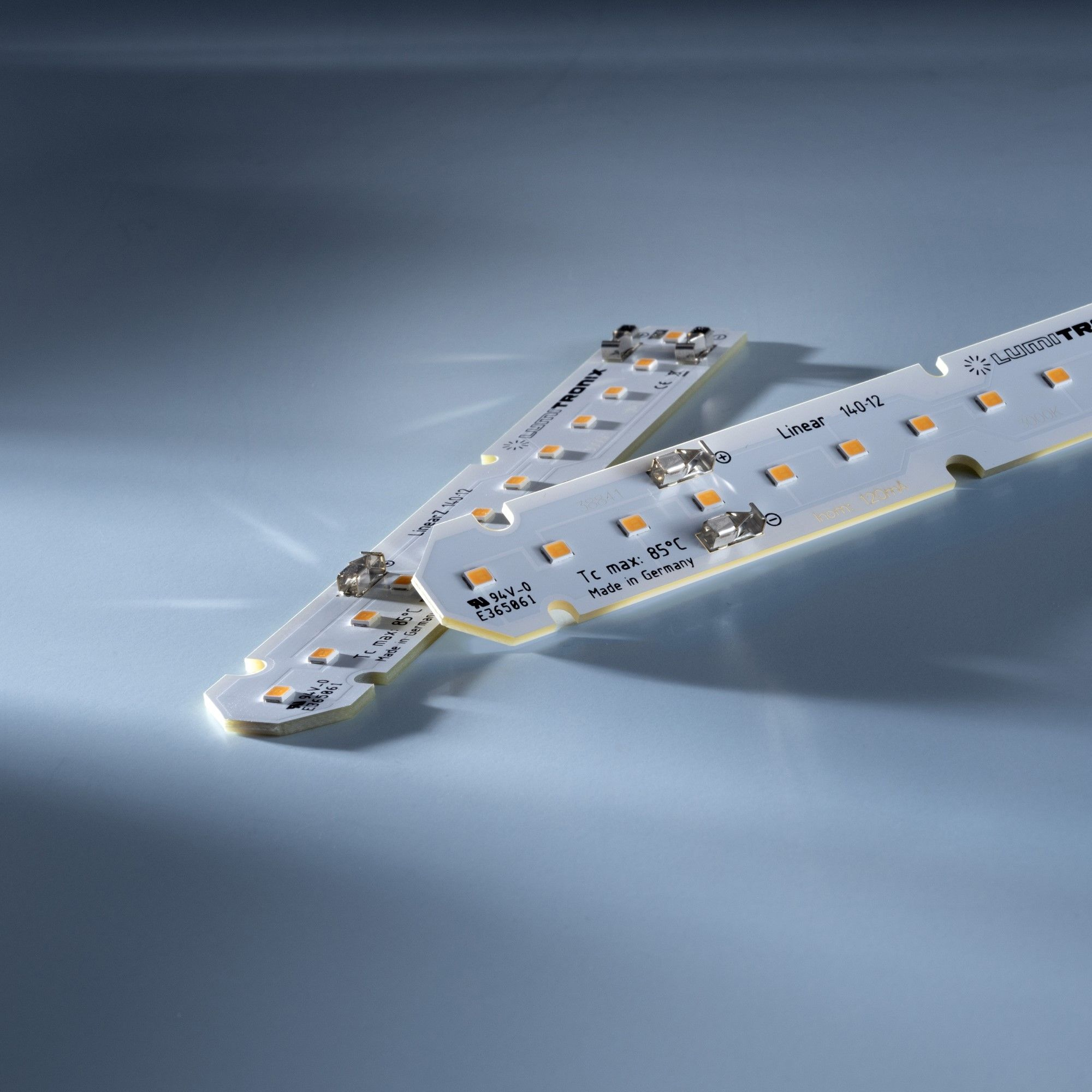 Lumibar-14-3098+ Toshiba-SSC LED Strip Sunlike full spectrum CRI98 pure white 4000K 378lm 175mA 16V 12 LEDs 14cm module (2700lm/m 21W/m)