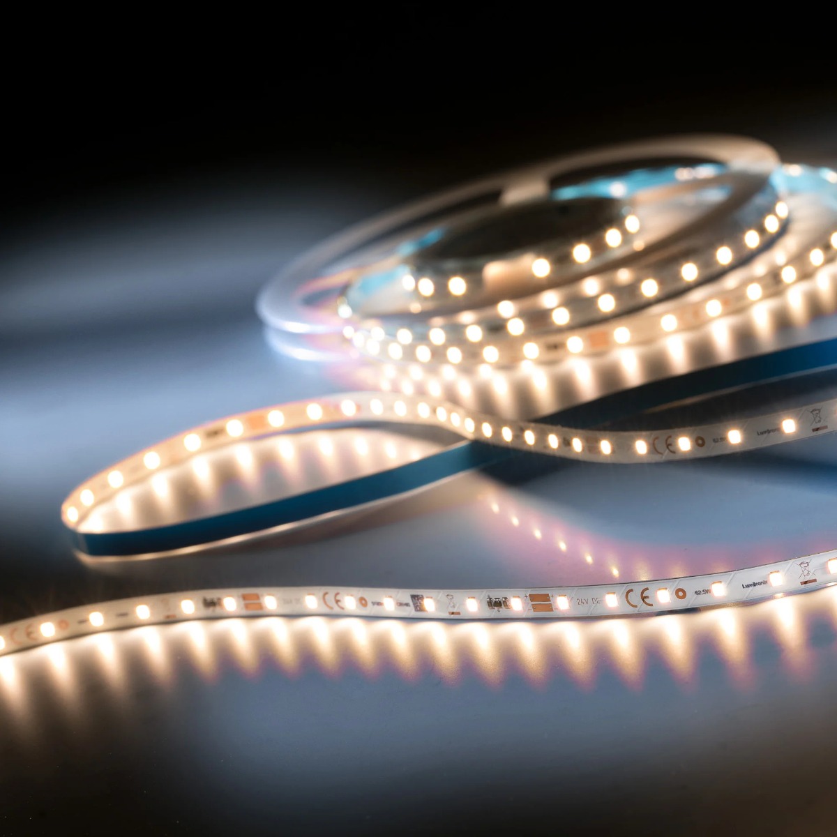 LumiFlex3090 Cree LED Strip cold white CRI90 6500K 9350lm 24V 70 LEDs/m 5m reel (1870lm/m 12.5W/m) 