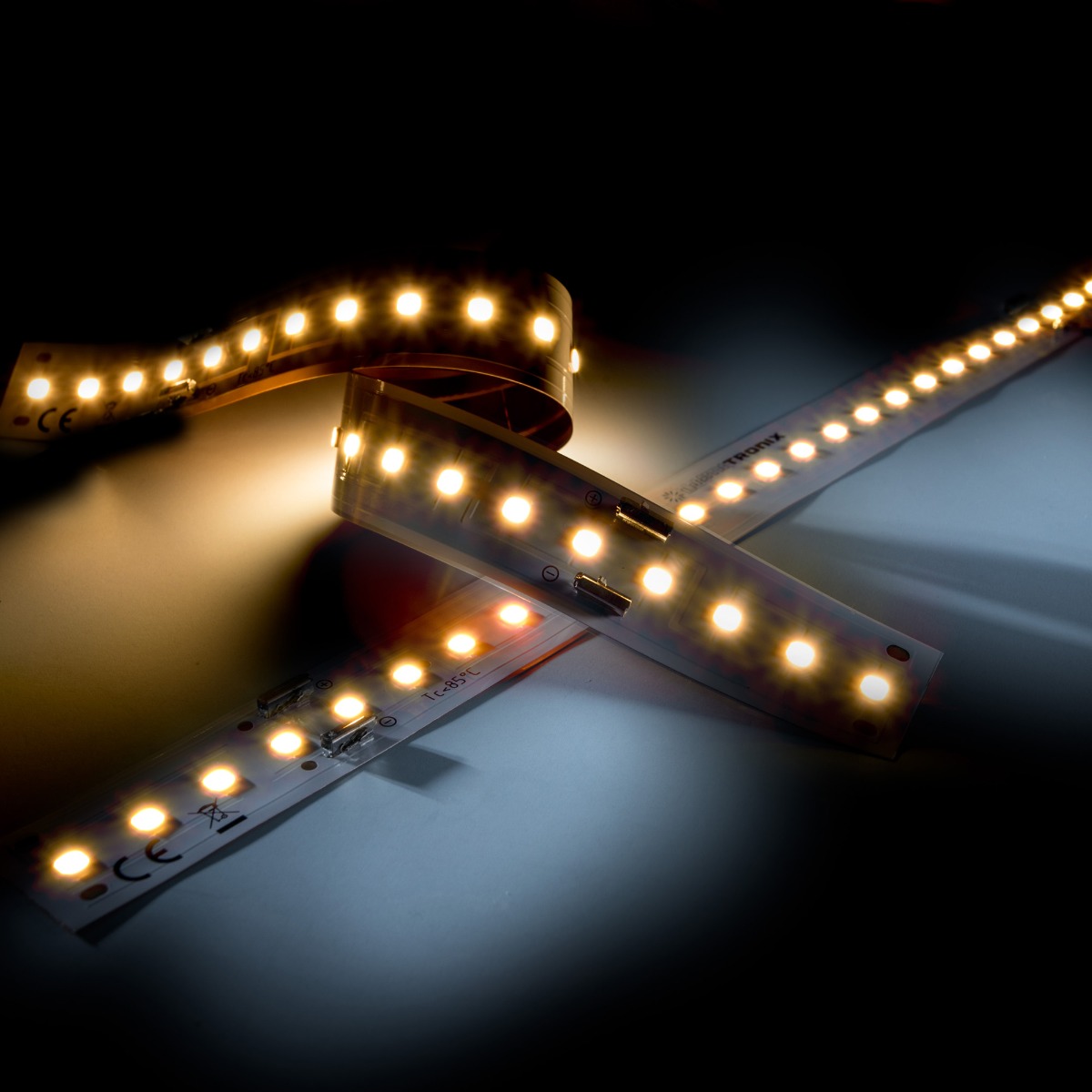 LumiFlex4080 Seoul LED Strip warm white 2700K CRI80 27100lm 900mA 96 LEDs/m 5.6m reel (4839lm/m and 26W/m) 